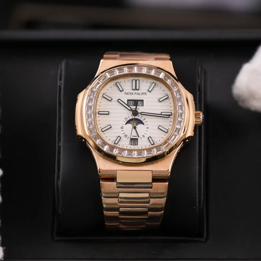 【High-end replica】💰1720! Patek Philippe-Nautilus Series: Sports Series 5726/1A-1 Men's Watch Size: Diameter: 40.5 mm Thickness: 12 mm Strap: First-grain cowhide, original buckle 316L stainless steel bracelet.          Movement: Fully automatic imported Citizen 8215 mechanical movement!